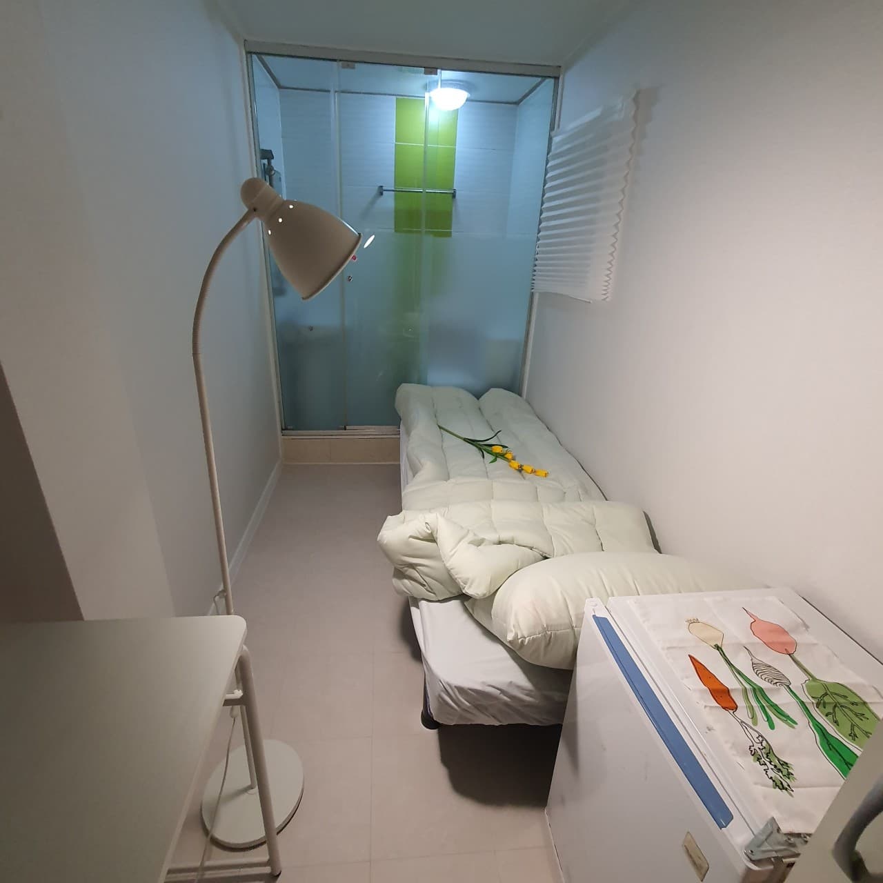 Interior Window (Deposit: 100,000 won) — photo 1 of 8
