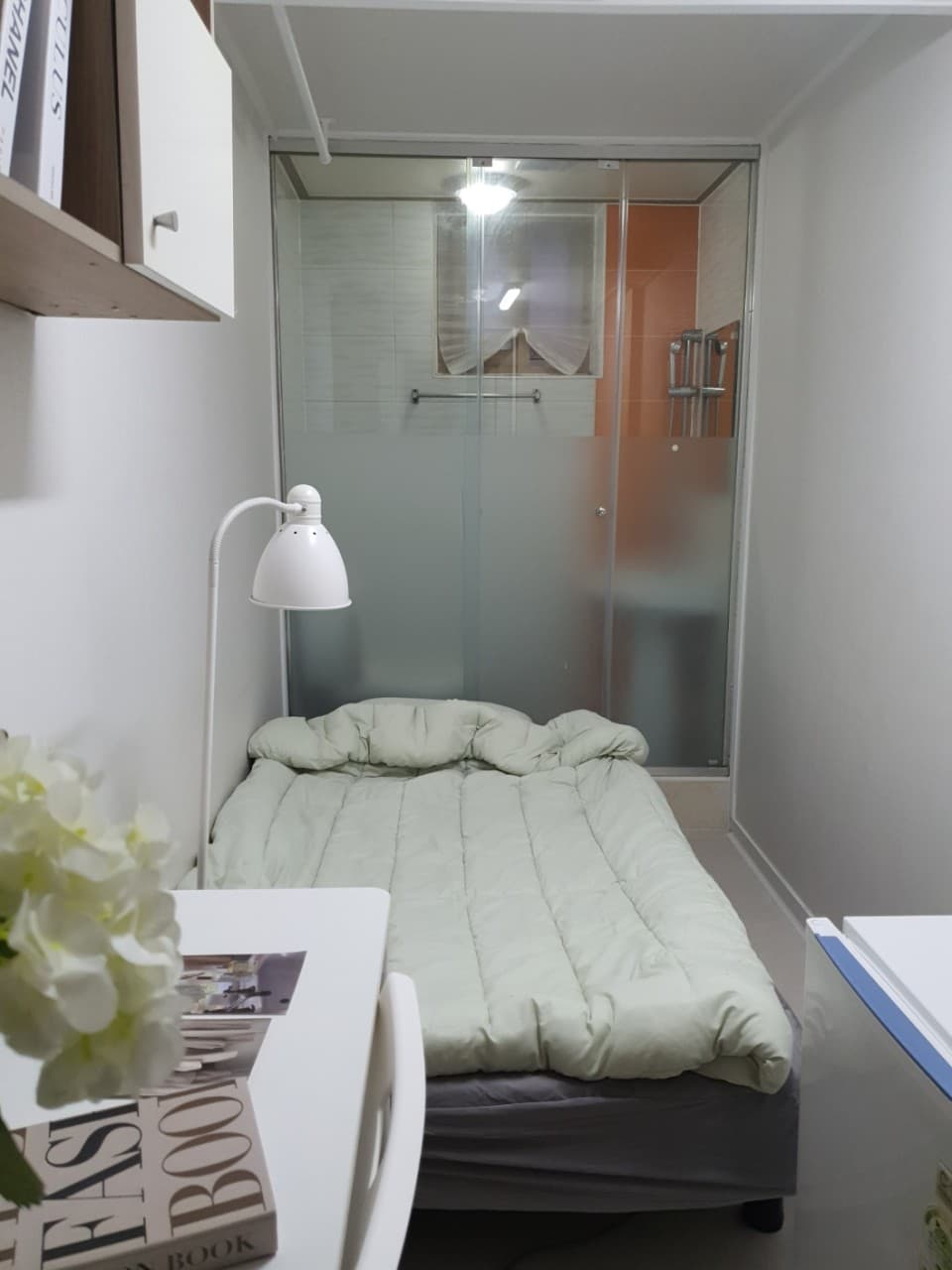 Exterior Window (Deposit 100,000 Won) — photo 2 of 21