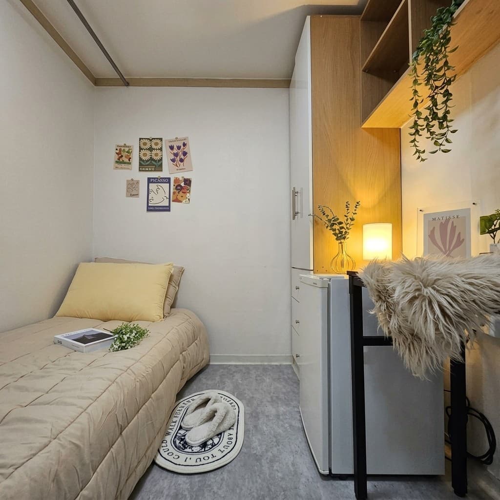 Mini Room with Exterior Window (Standard) - Deposit 100,000 KRW โ photo 1 of 5