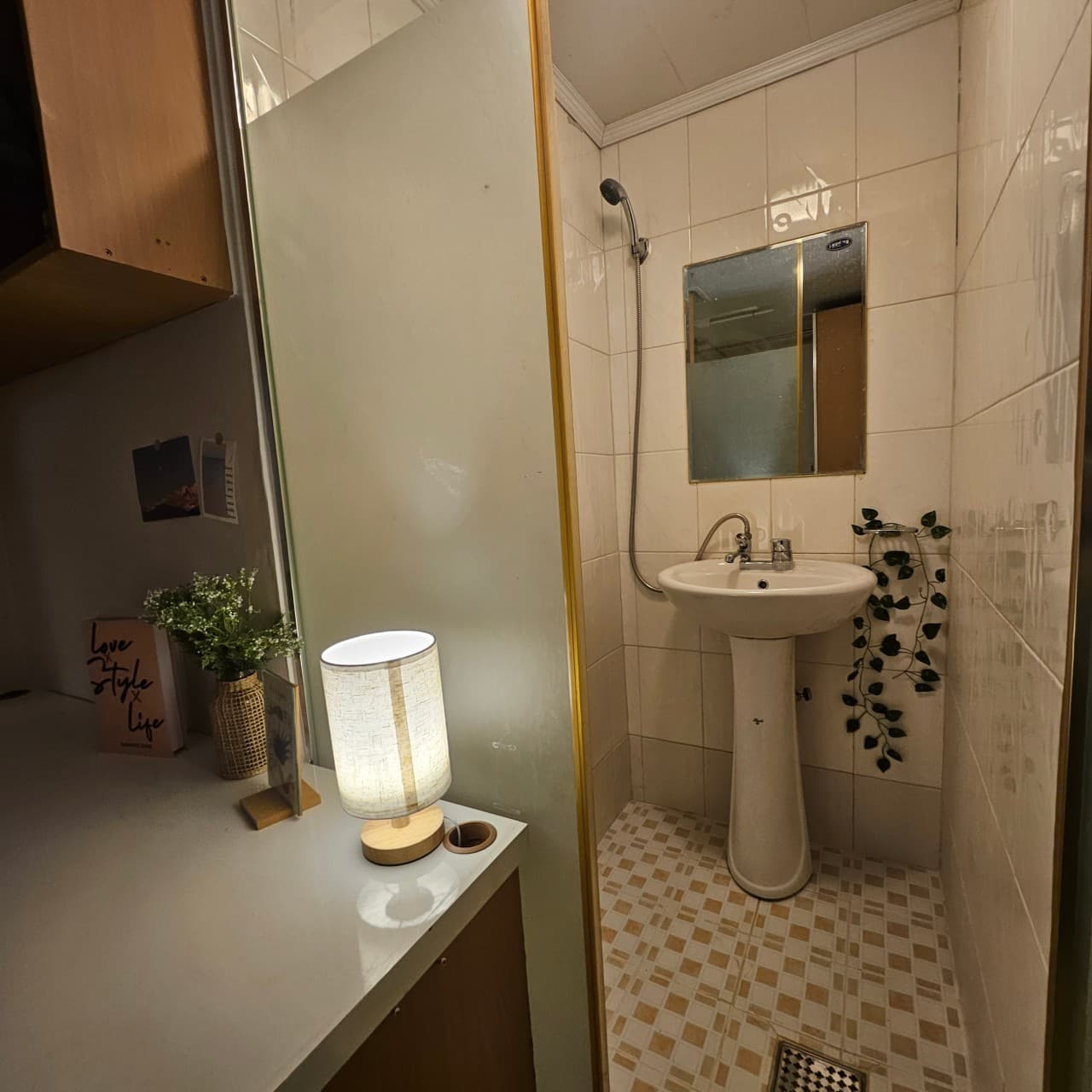 Shower Room (Deposit 100,000 Won) โ photo 2 of 2