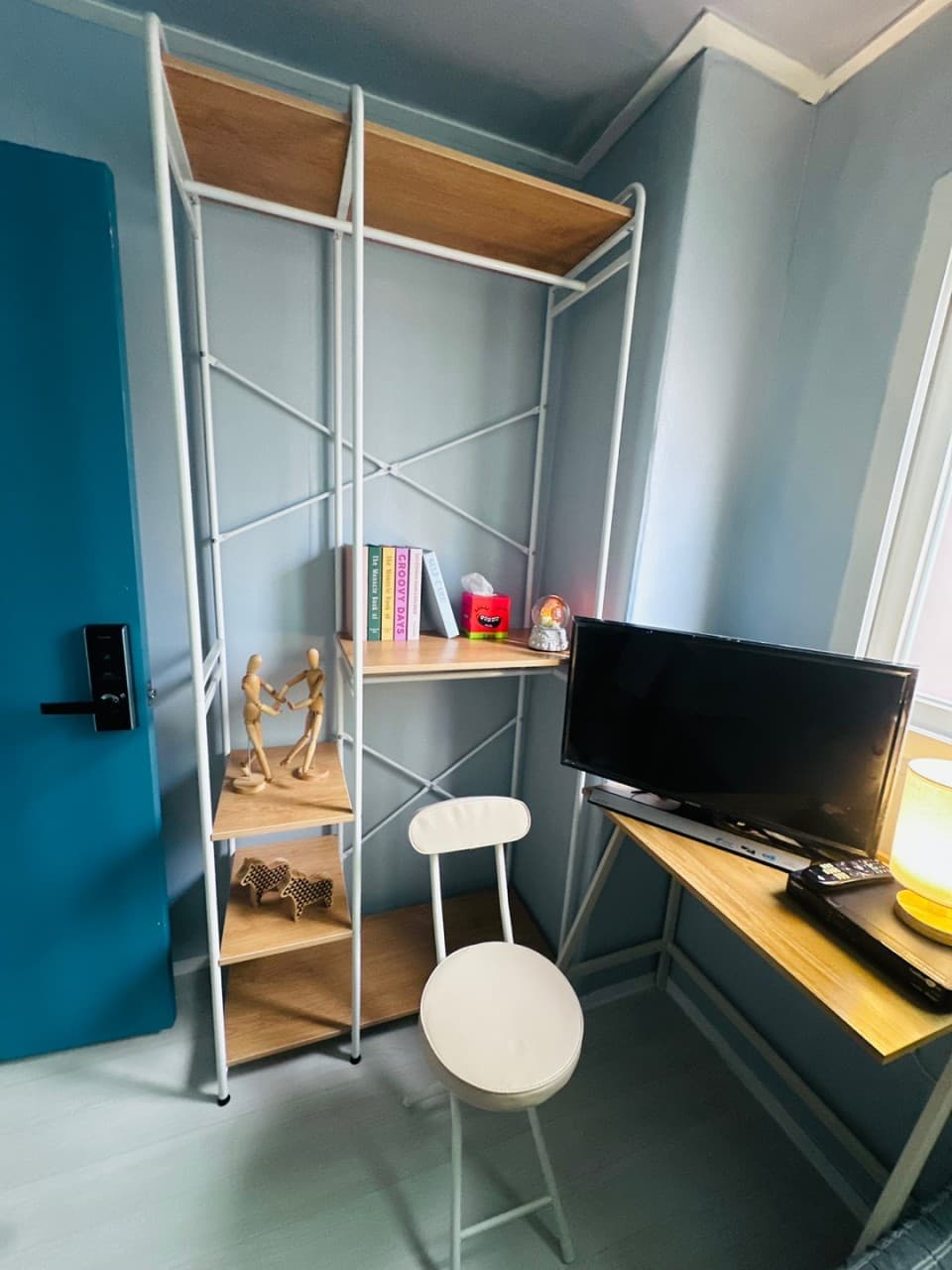Mini Room 4-2 (Deposit 100,000 KRW) — photo 1 of 12