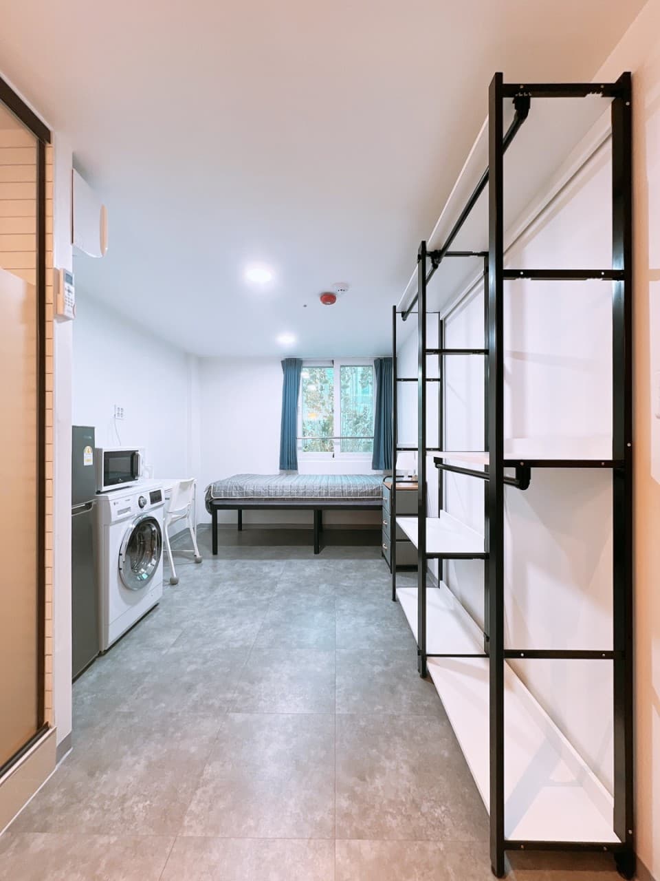 Medium Room (Deposit 300,000 KRW) — photo 3 of 3