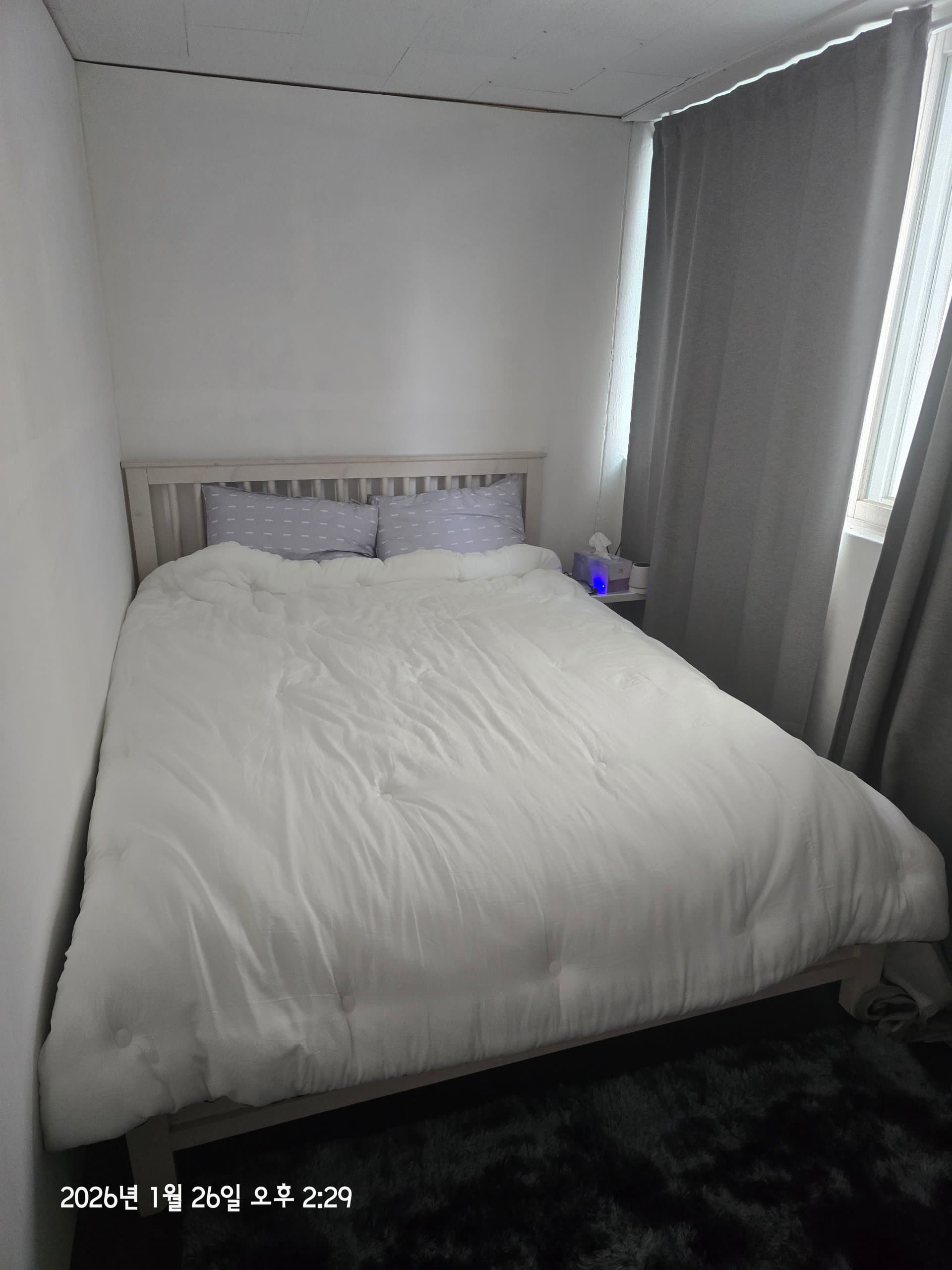 Room 5 — photo 2 of 3