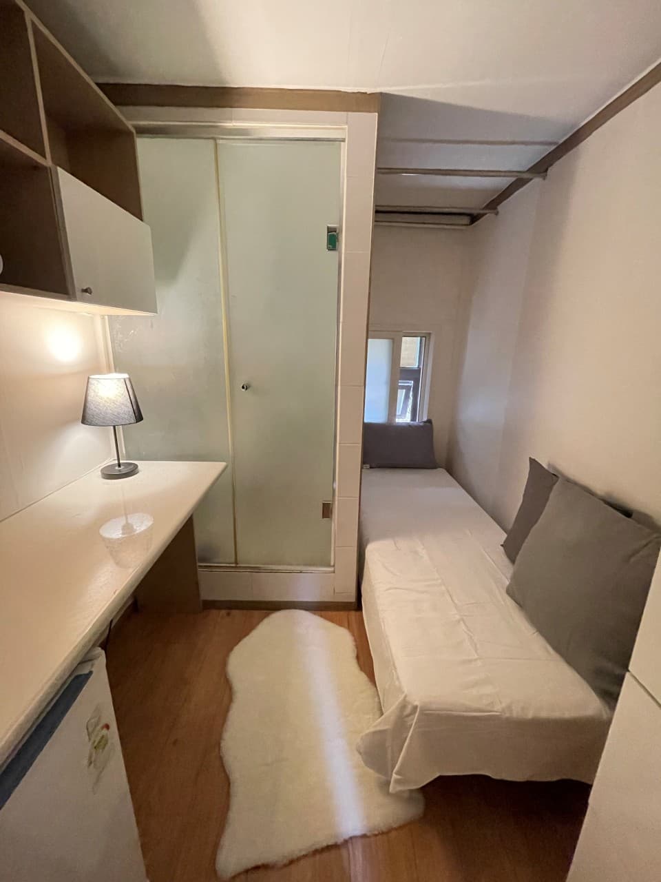 Exterior Window Studio (Deluxe) -- Deposit 100,000 Won — photo 1 of 4