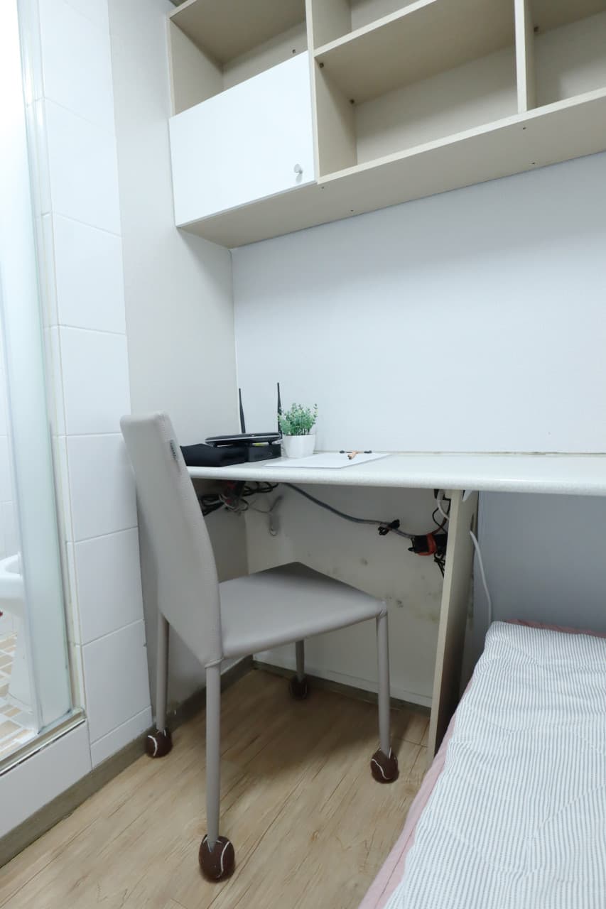 Inner Window Studio (Standard) - Deposit 100,000 KRW — photo 2 of 3
