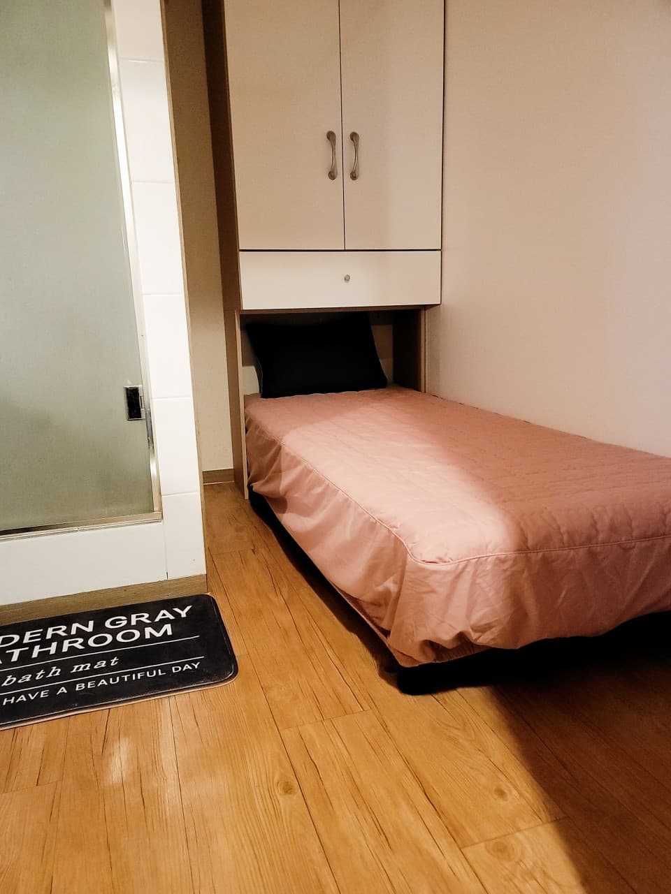 Exterior Window Studio (Premium) - Deposit 100,000 KRW — photo 2 of 8