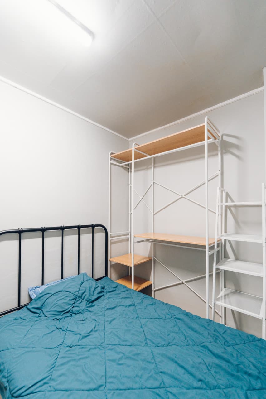 Premium Fully Furnished Studio (Deposit 100,000 Won) — photo 1 of 8