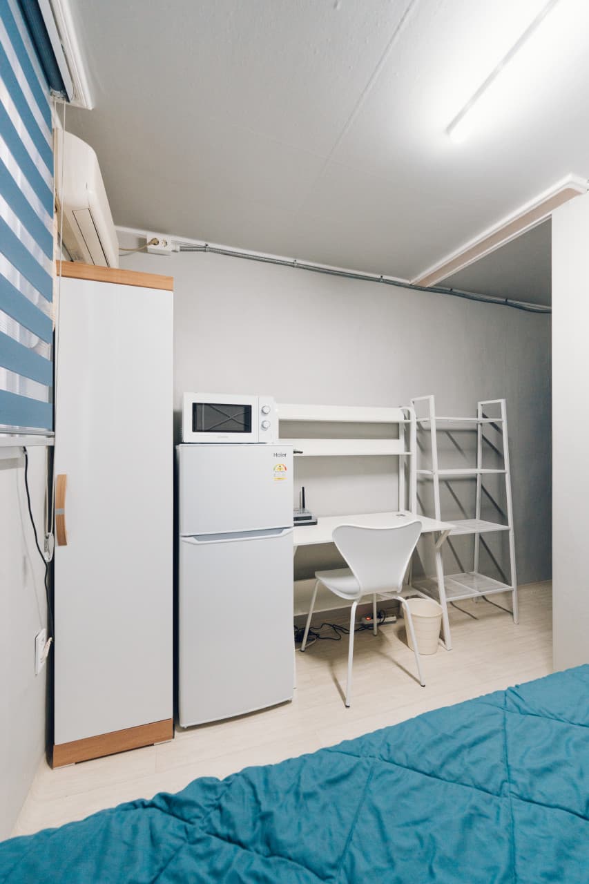 Standard Fully Furnished Studio (100,000 KRW Deposit) — photo 1 of 10