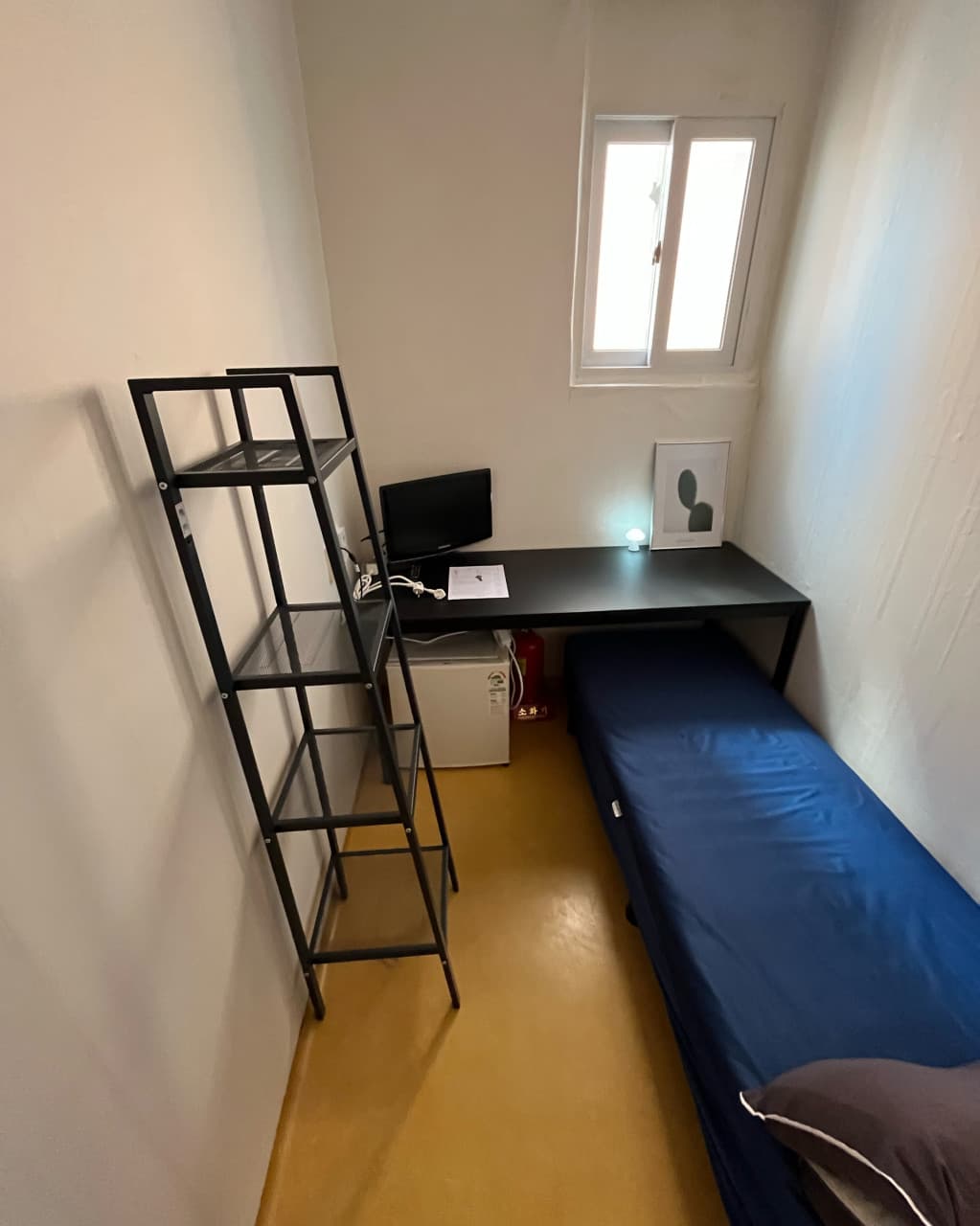 Mini Room (Hallway Window) - Deposit 50,000 Won — photo 3 of 3