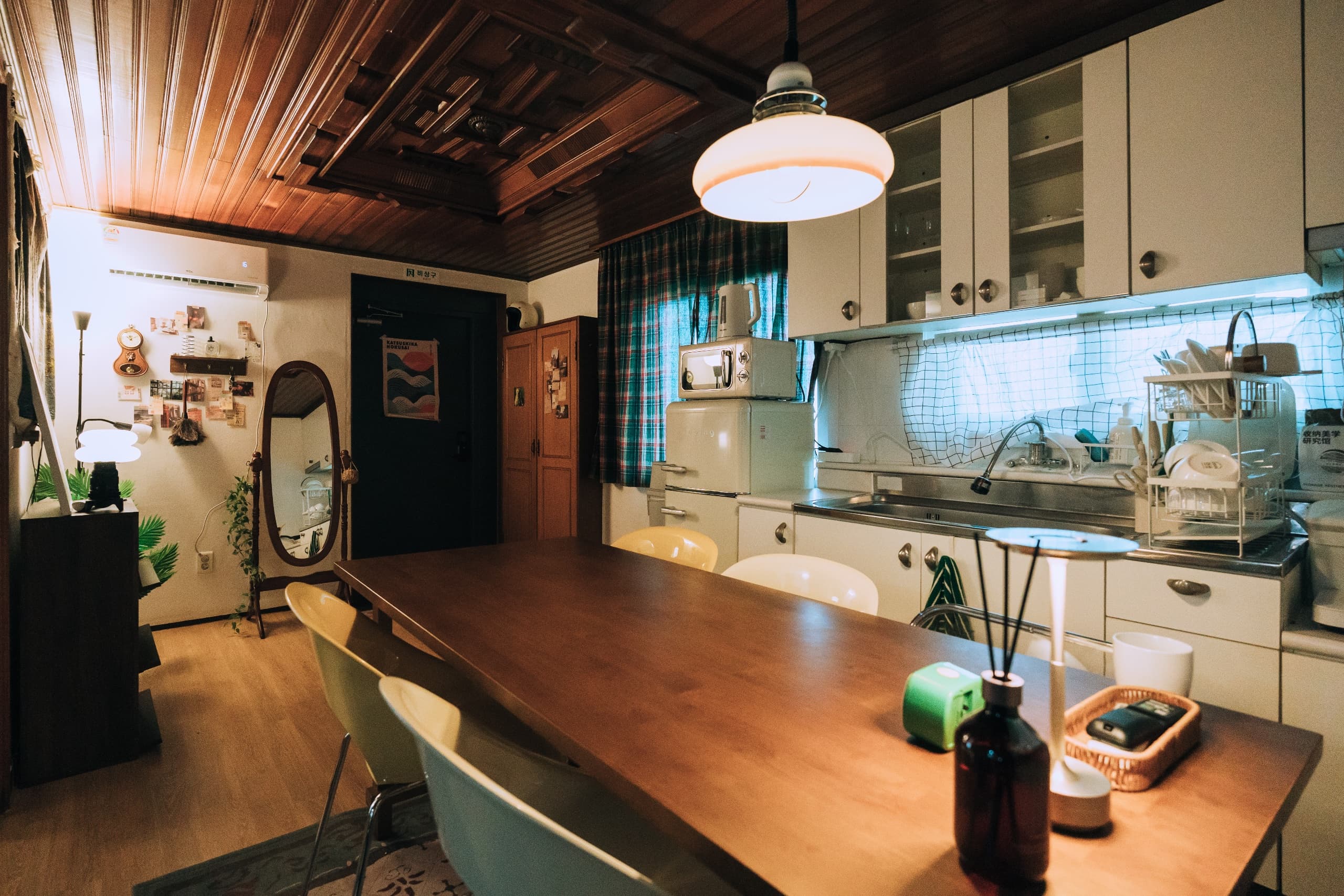 Itaewon · Sleeps 8 / 4 Beds · Near Myeongdong, Seongsu & Hongdae — photo 1 of 17